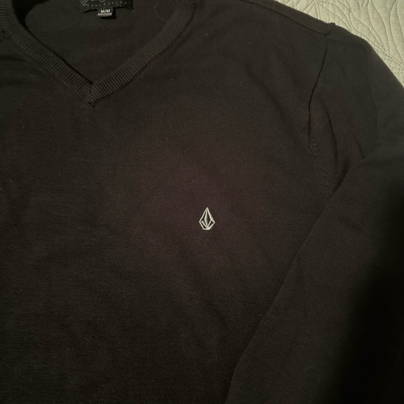 Men’s Volvo sweater size Medium - Picture 2 of 5